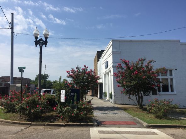 Cadence Bank Building: 293 Water Ave, Uniontown, AL 36786